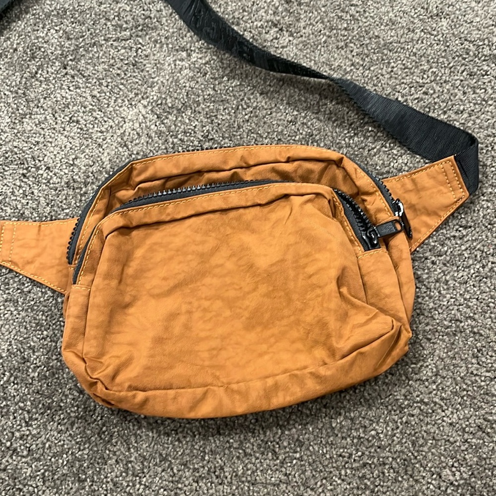 baggu fanny pack - brown